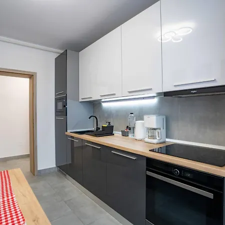 Апартаменти Cozyhome *